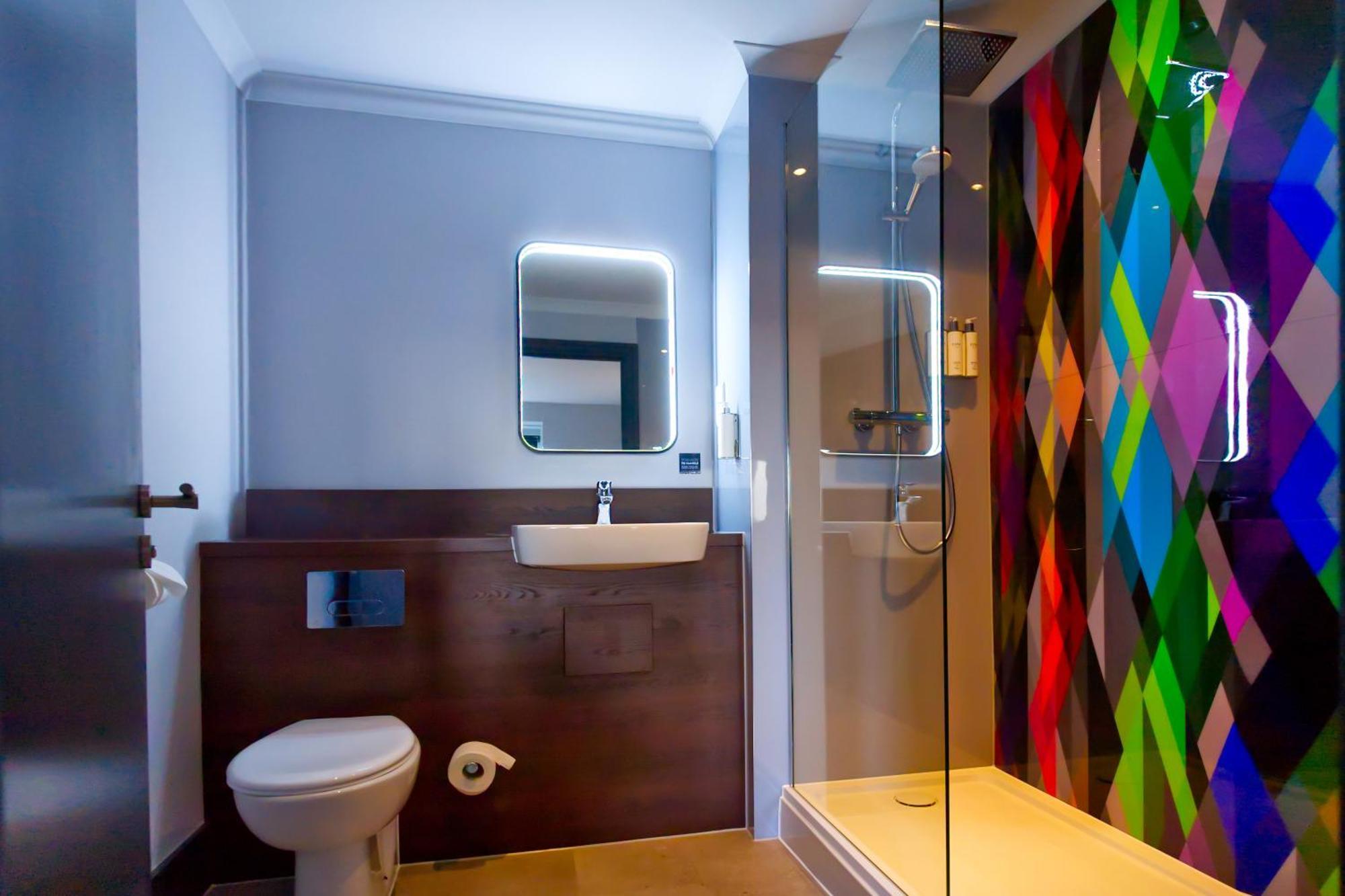 Village Hotel Manchester Hyde Ngoại thất bức ảnh