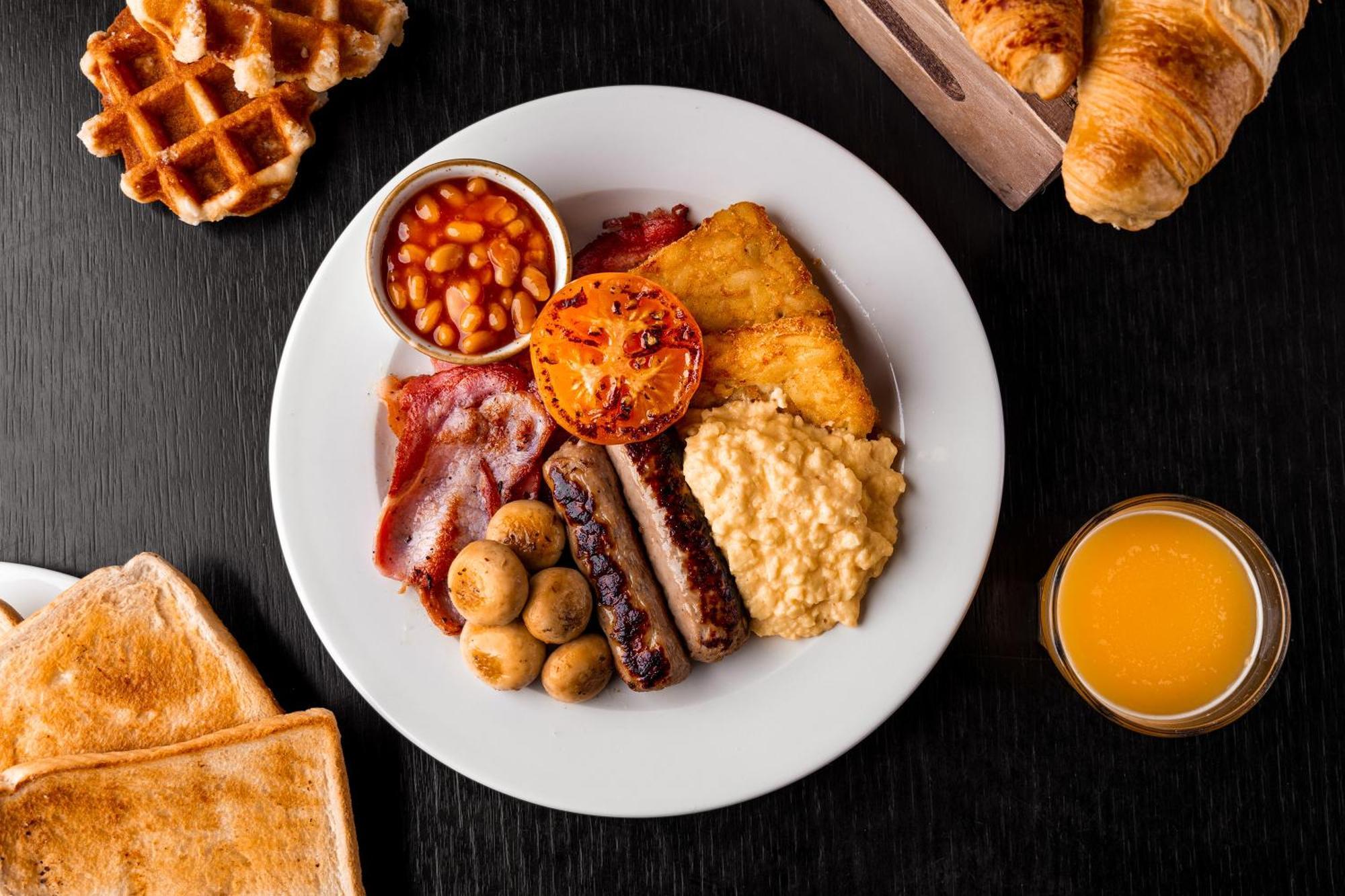 Village Hotel Manchester Hyde Ngoại thất bức ảnh