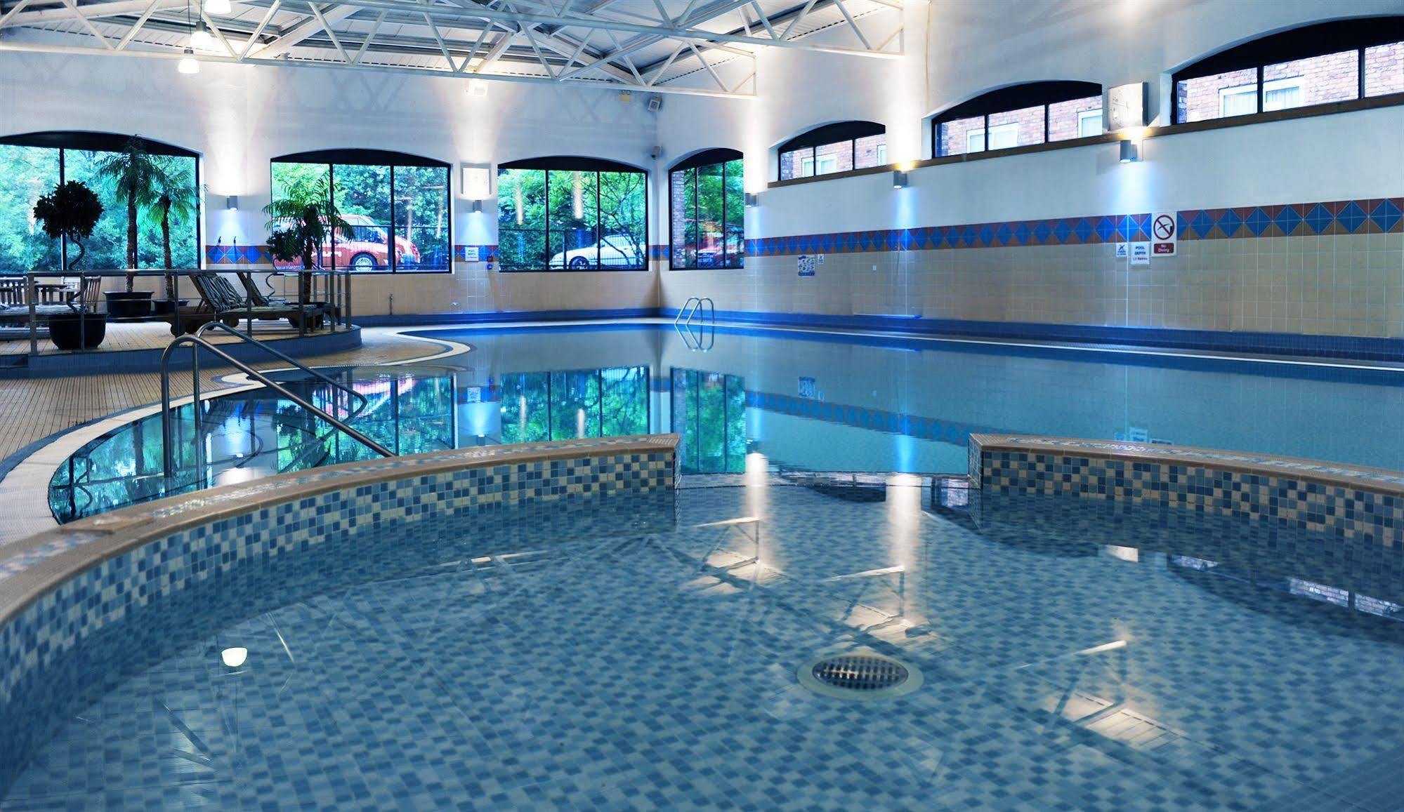 Village Hotel Manchester Hyde Ngoại thất bức ảnh